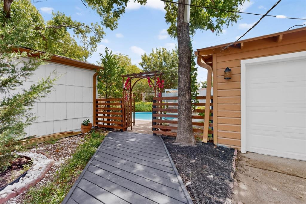 10520 Lippitt Avenue Property Photo 32