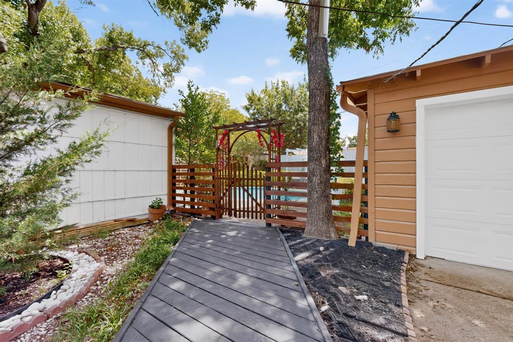10520 Lippitt Avenue Property Photo 33