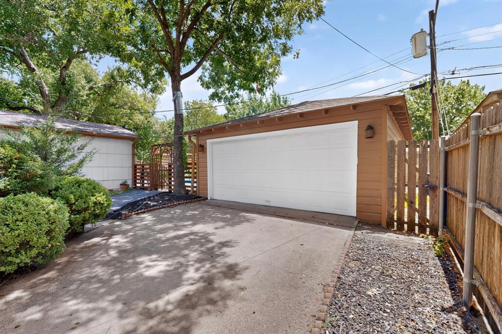 10520 Lippitt Avenue Property Photo 34