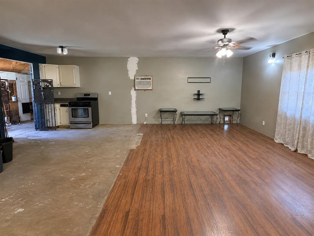 201 Sandy Lane Property Photo 5