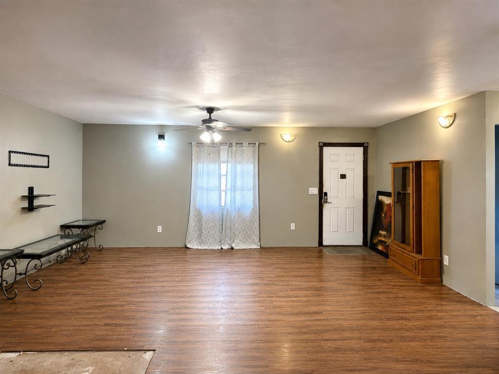 201 Sandy Lane Property Photo 6