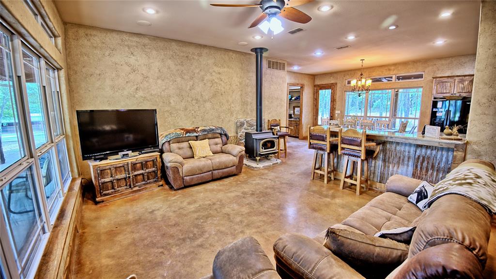 4509 Lazy E Road Property Photo 4