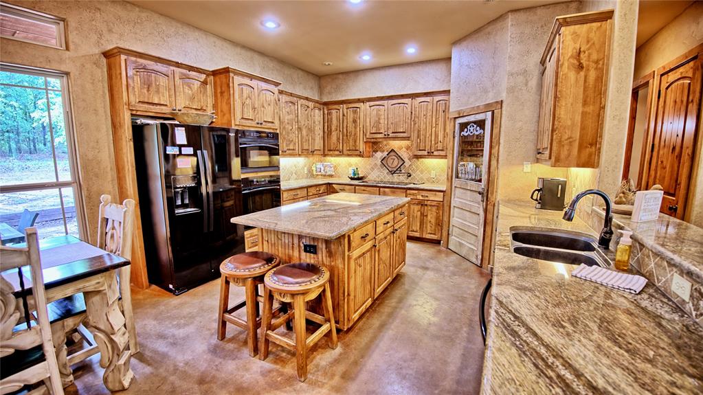 4509 Lazy E Road Property Photo 8