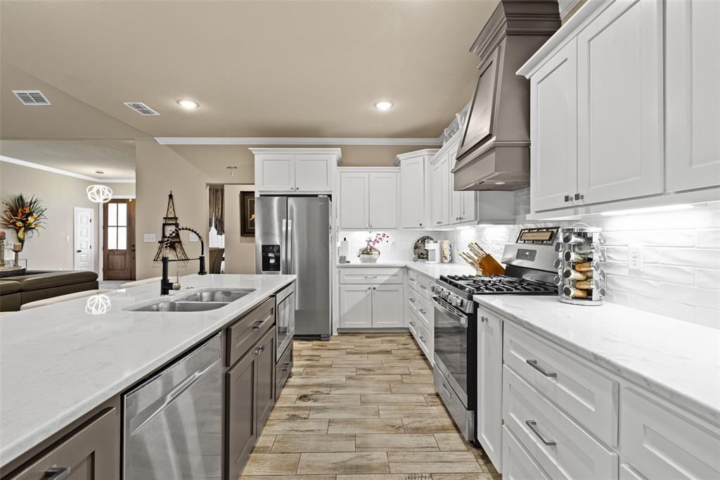 168 Stonegate Property Photo 11