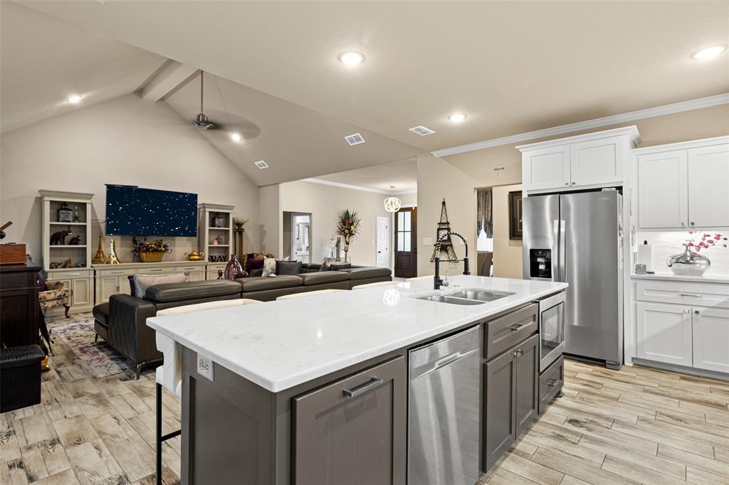 168 Stonegate Property Photo 14