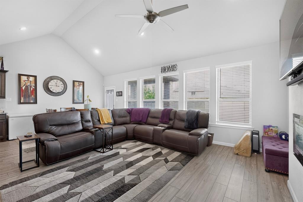 6725 Aster Drive Property Photo 8
