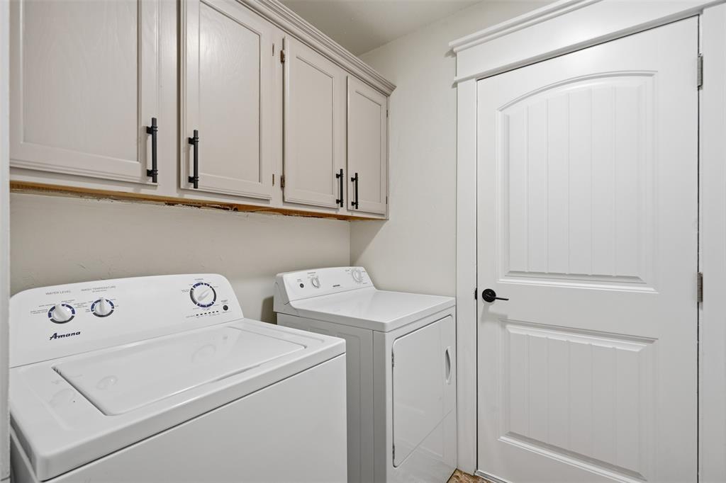 986 Eagles Way Property Photo 11