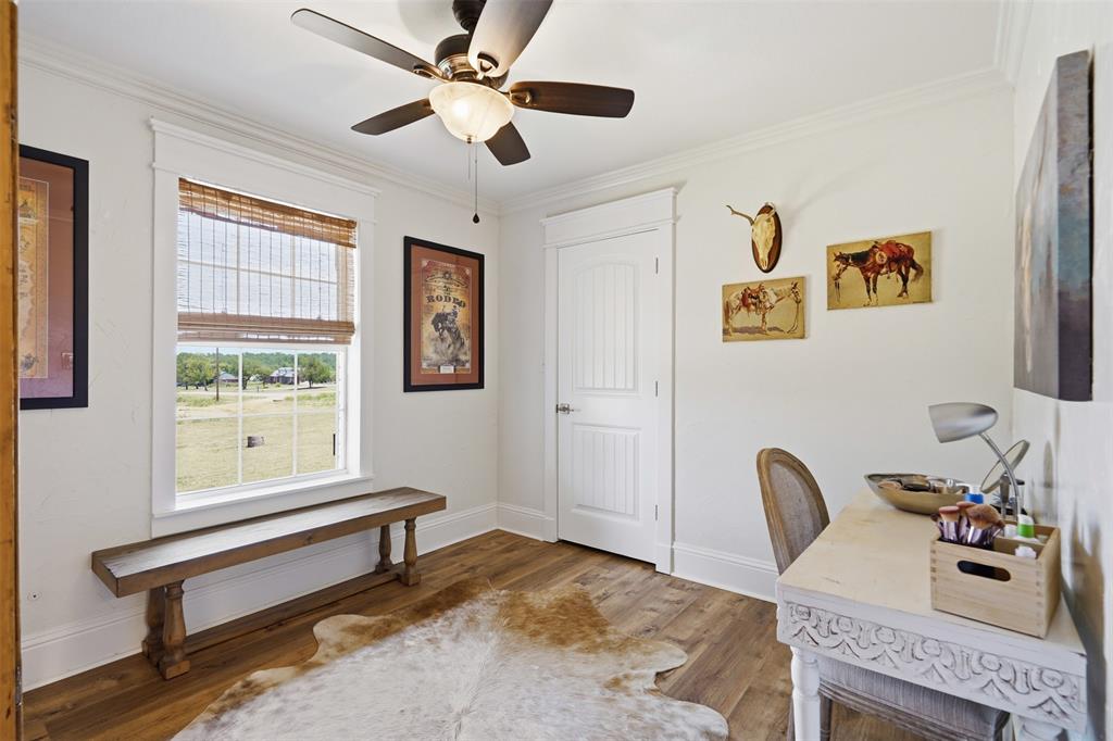 986 Eagles Way Property Photo 12