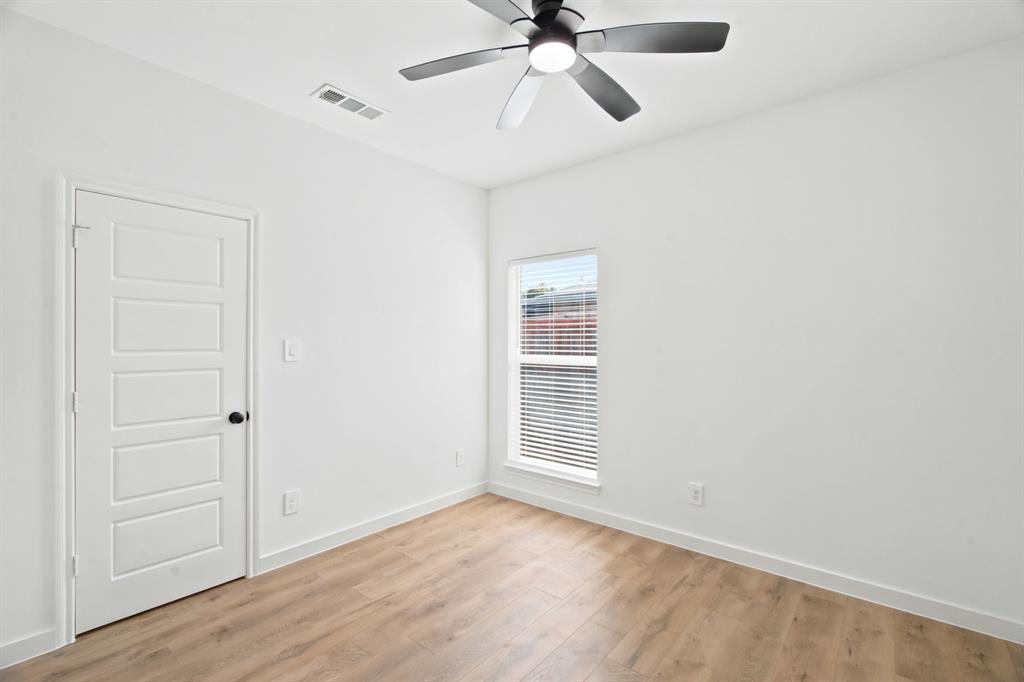 1038 Barton Avenue Property Photo 32