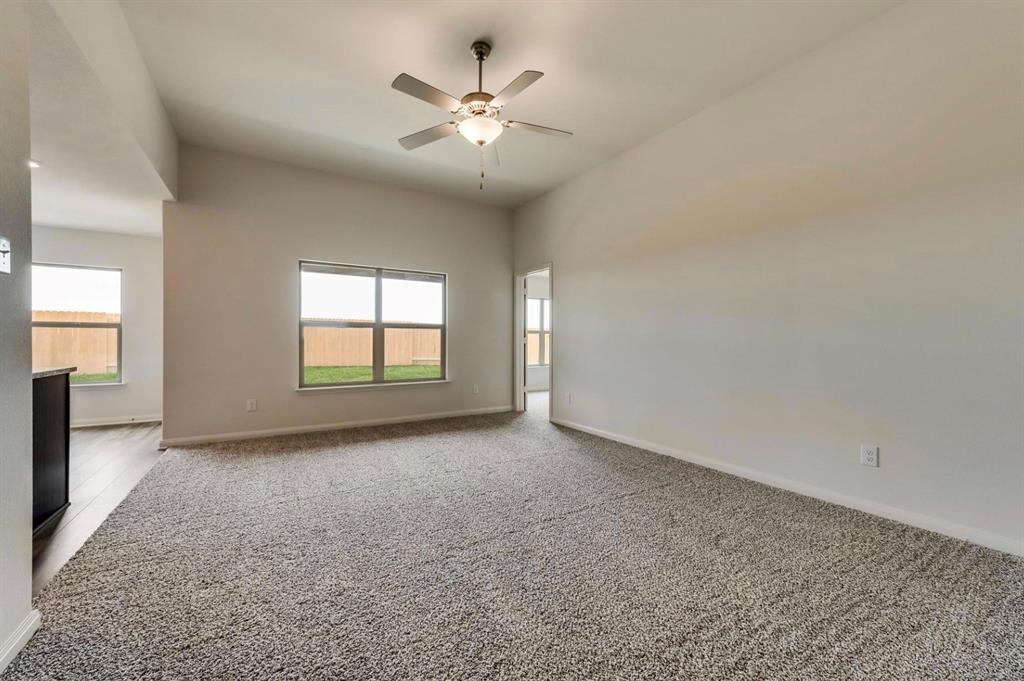 254 Shaw Creek Boulevard Property Photo 2