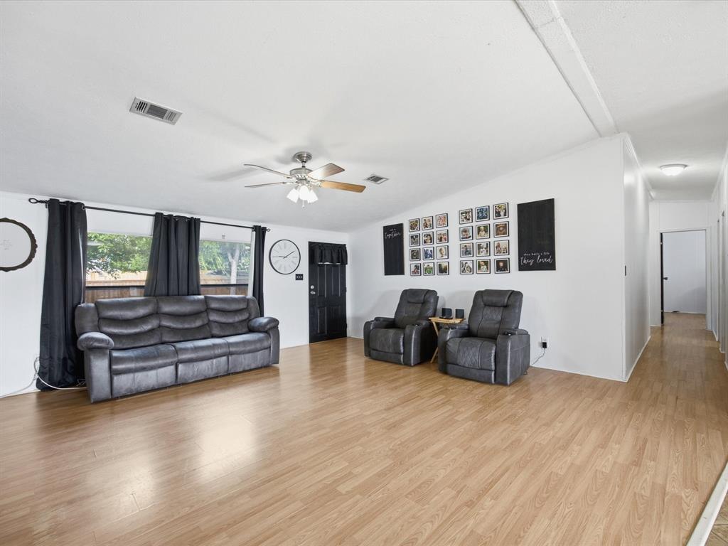 106 Hemphill Street Property Photo 3