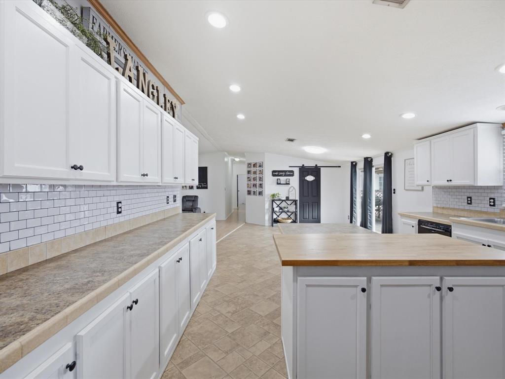 106 Hemphill Street Property Photo 11