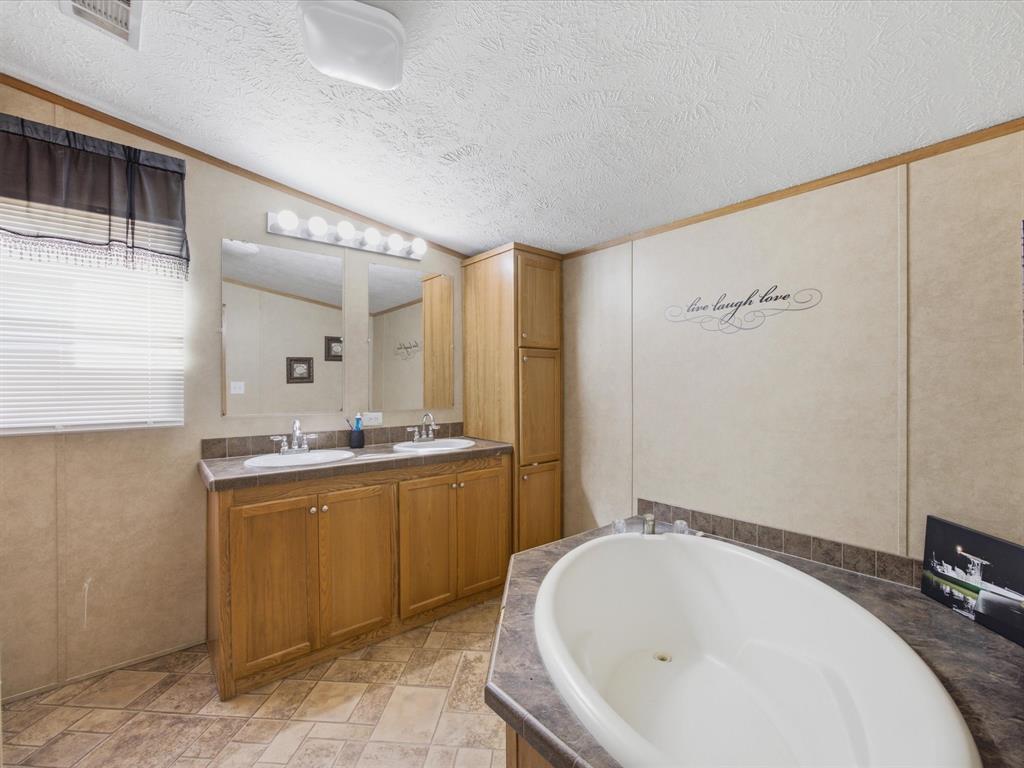 106 Hemphill Street Property Photo 15