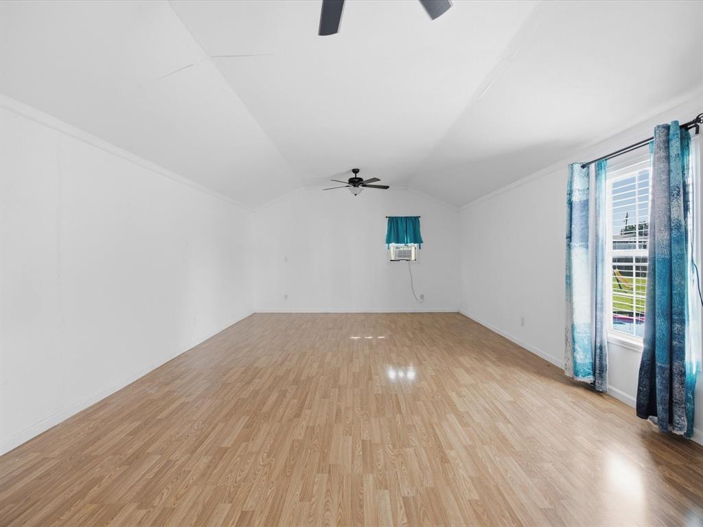 106 Hemphill Street Property Photo 24