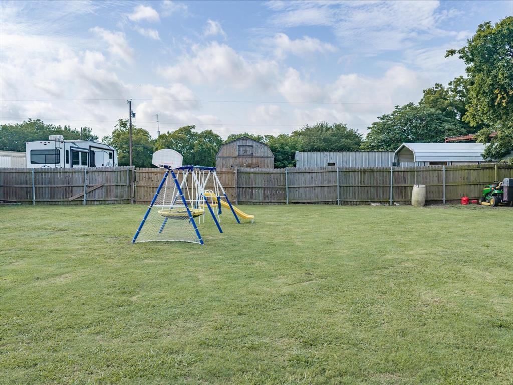 106 Hemphill Street Property Photo 34