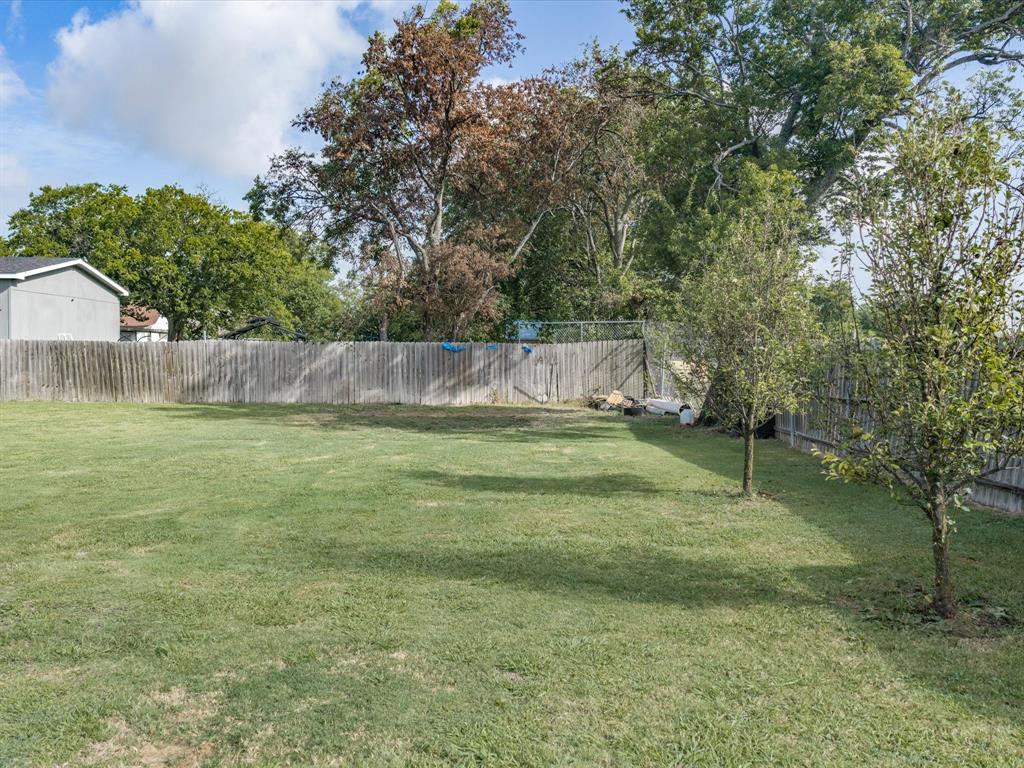106 Hemphill Street Property Photo 35