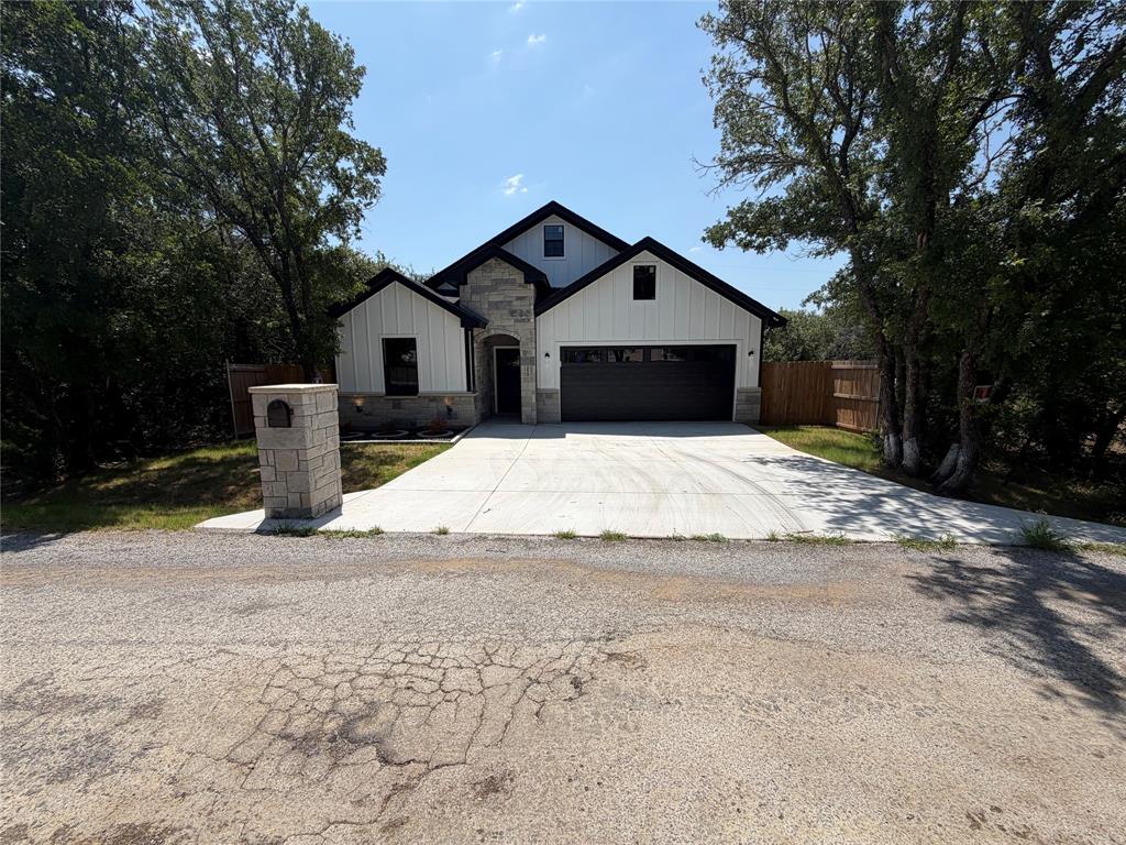 3025 Red Oak Drive Property Photo 1