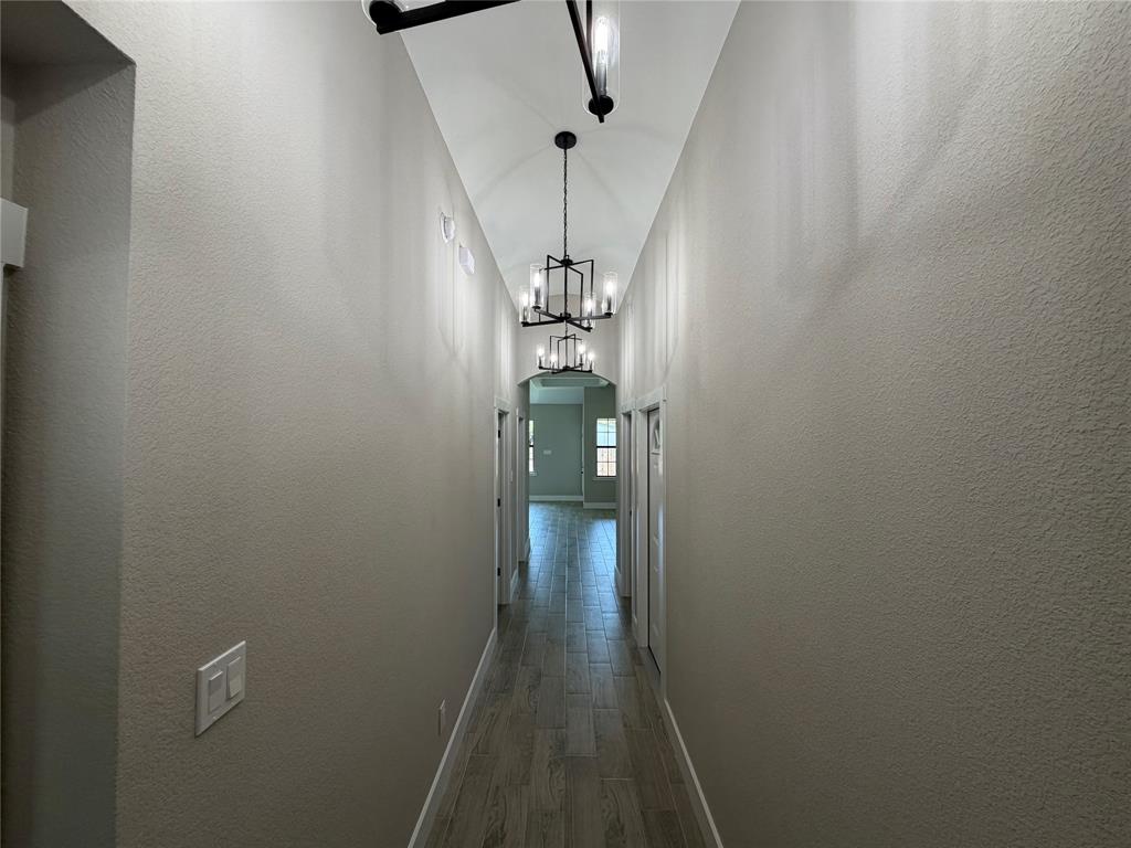3025 Red Oak Drive Property Photo 3