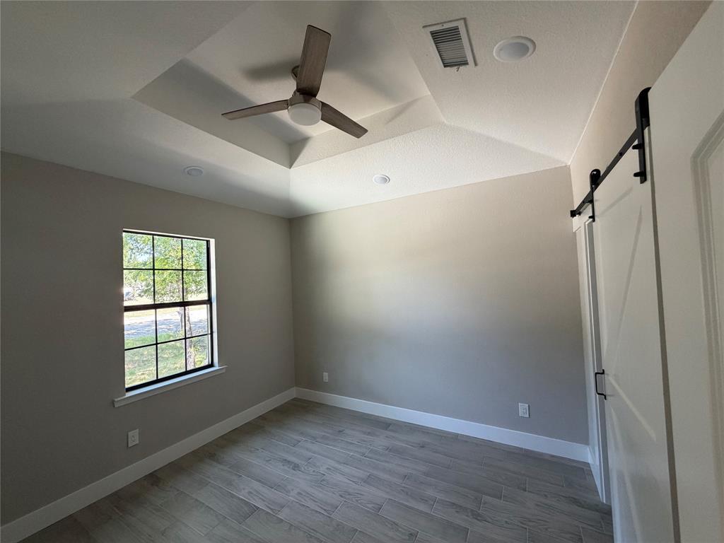 3025 Red Oak Drive Property Photo 4