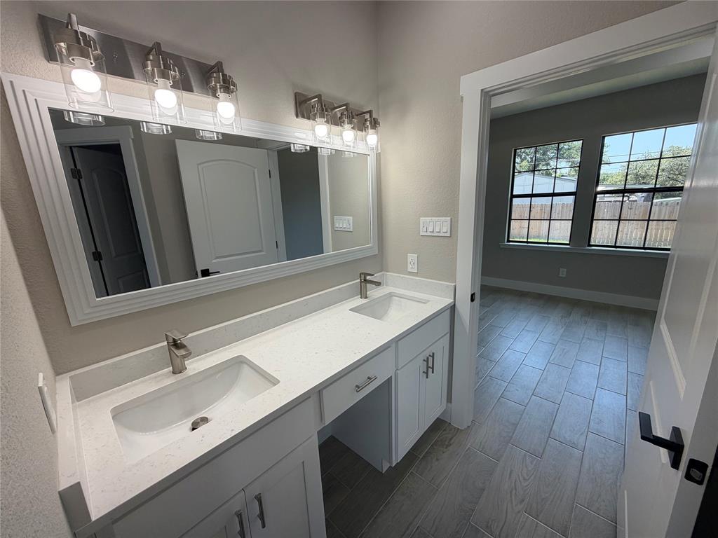 3025 Red Oak Drive Property Photo 10
