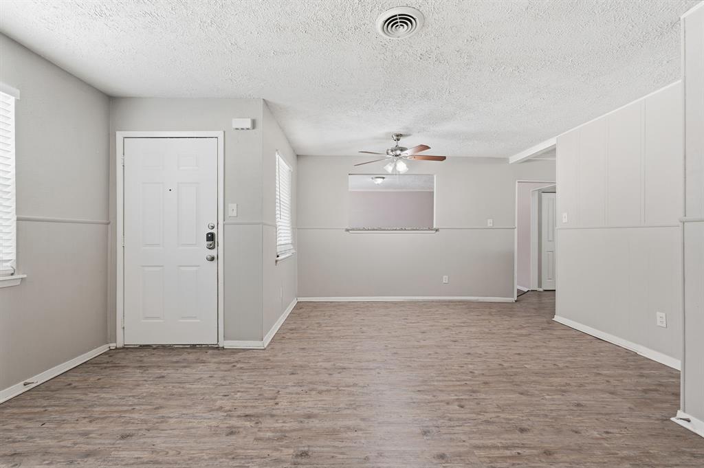 3004 Albany Drive Property Photo 6