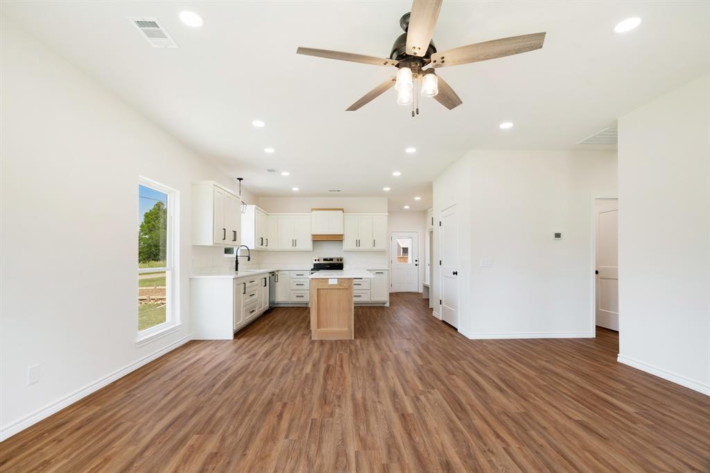 705 Daniel Street Property Photo 6