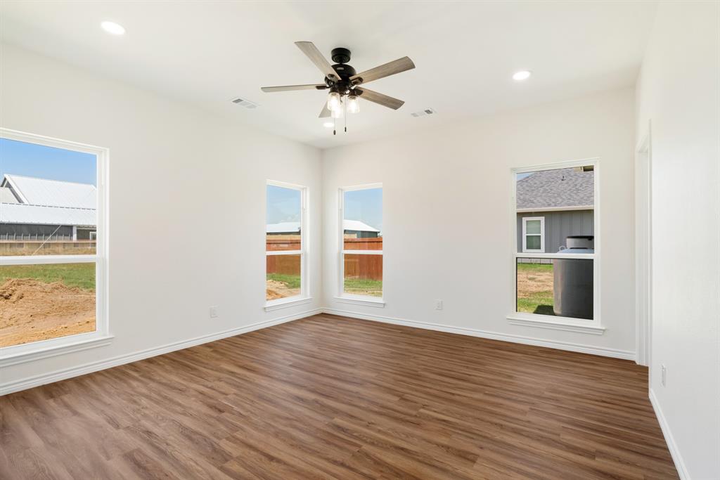 705 Daniel Street Property Photo 16