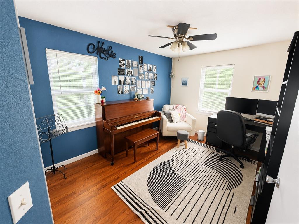 2015 Avon Drive Property Photo 5