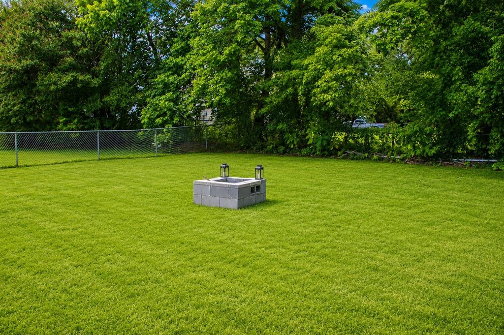 2015 Avon Drive Property Photo 18