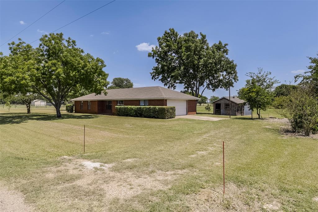 301 Vinyard Drive Property Photo 3