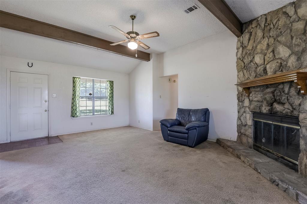 301 Vinyard Drive Property Photo 7