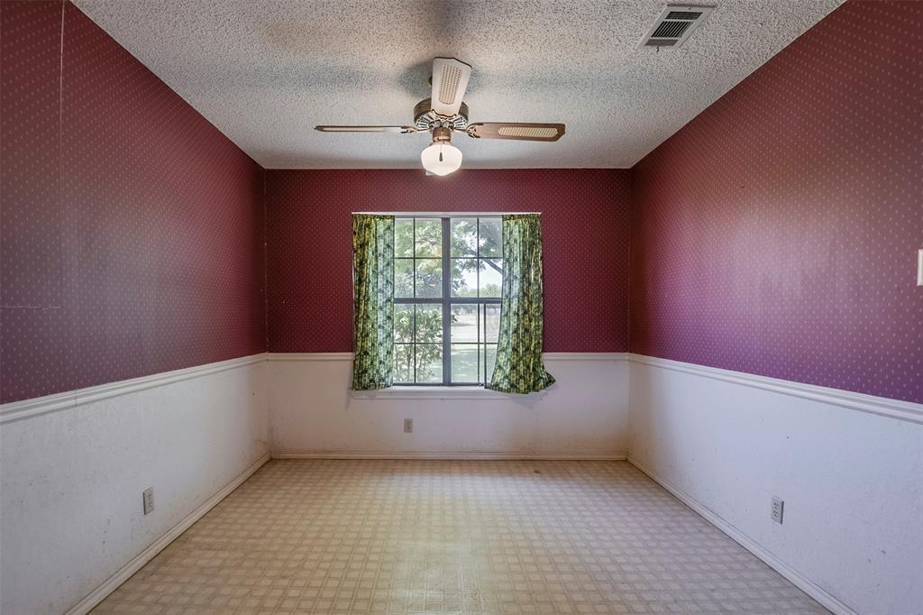 301 Vinyard Drive Property Photo 8