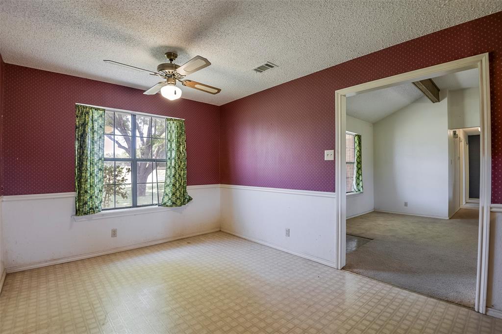 301 Vinyard Drive Property Photo 9