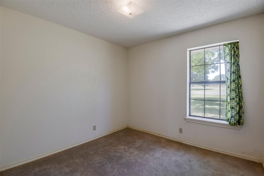 301 Vinyard Drive Property Photo 16