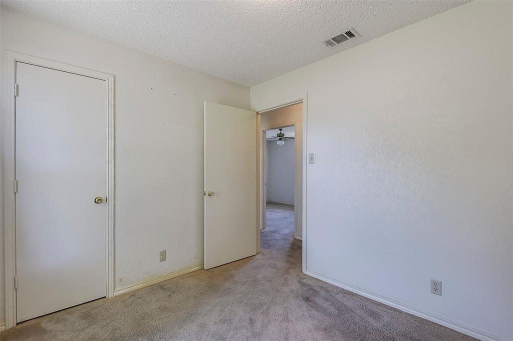 301 Vinyard Drive Property Photo 17