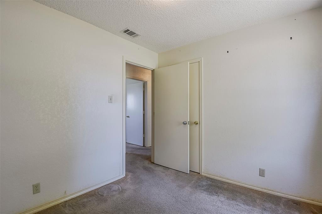 301 Vinyard Drive Property Photo 22