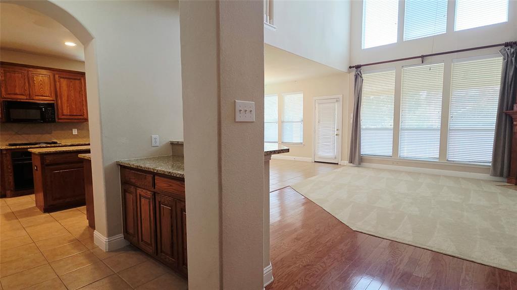 1902 Smoke Tree Trail Property Photo 5