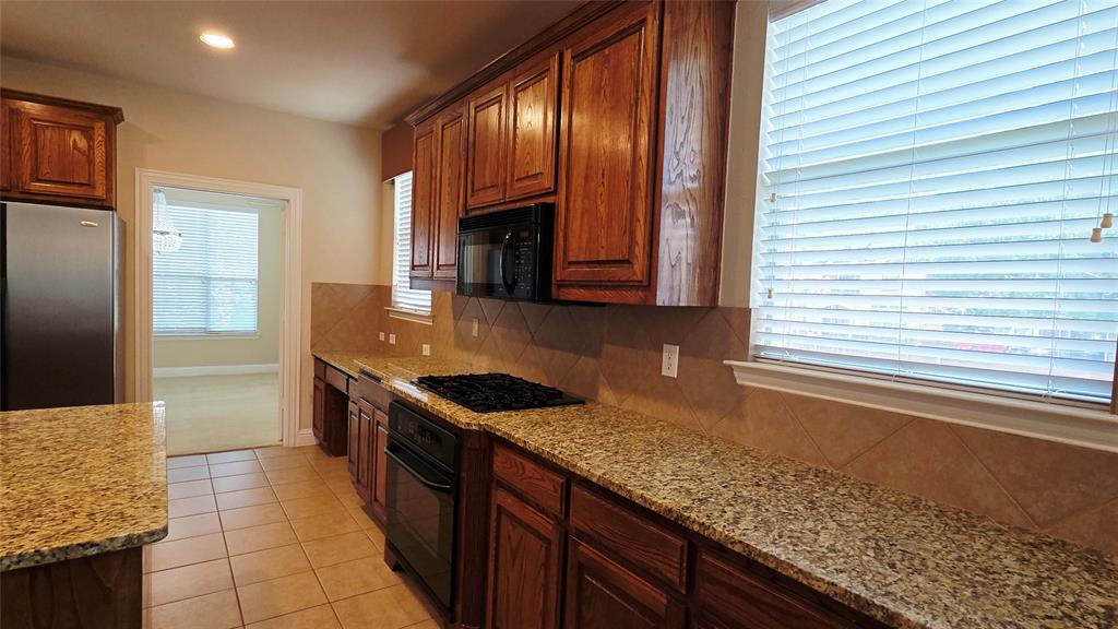 1902 Smoke Tree Trail Property Photo 10