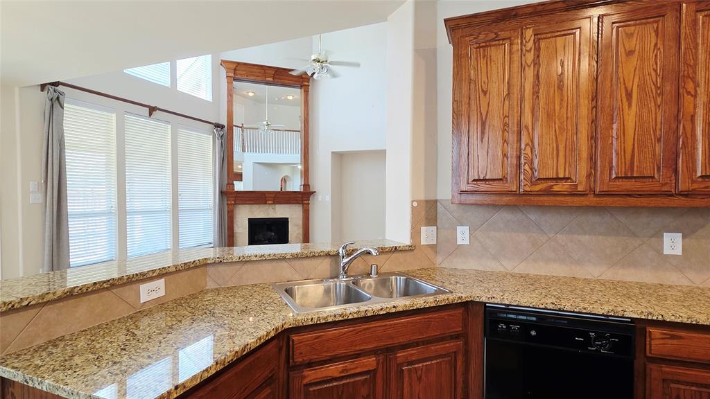 1902 Smoke Tree Trail Property Photo 11