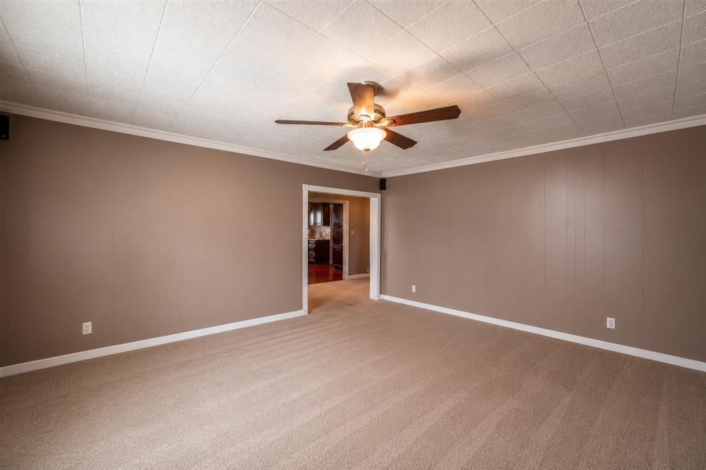 909 N Main Street Property Photo 3