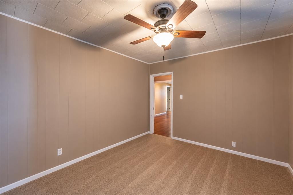 909 N Main Street Property Photo 6