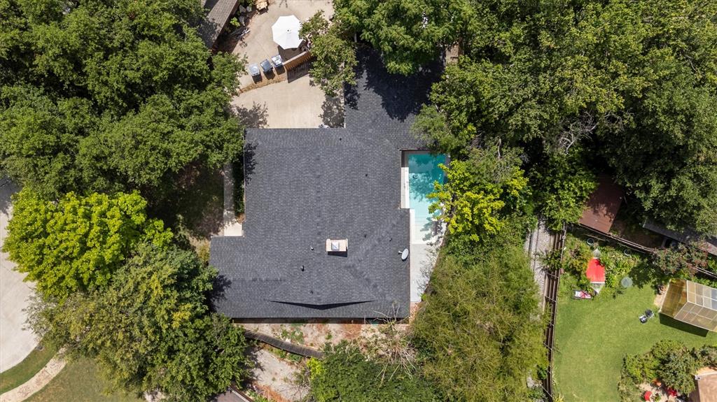 2103 Healey Drive Property Photo 3