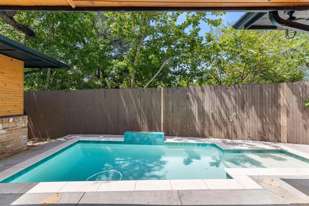2103 Healey Drive Property Photo 4