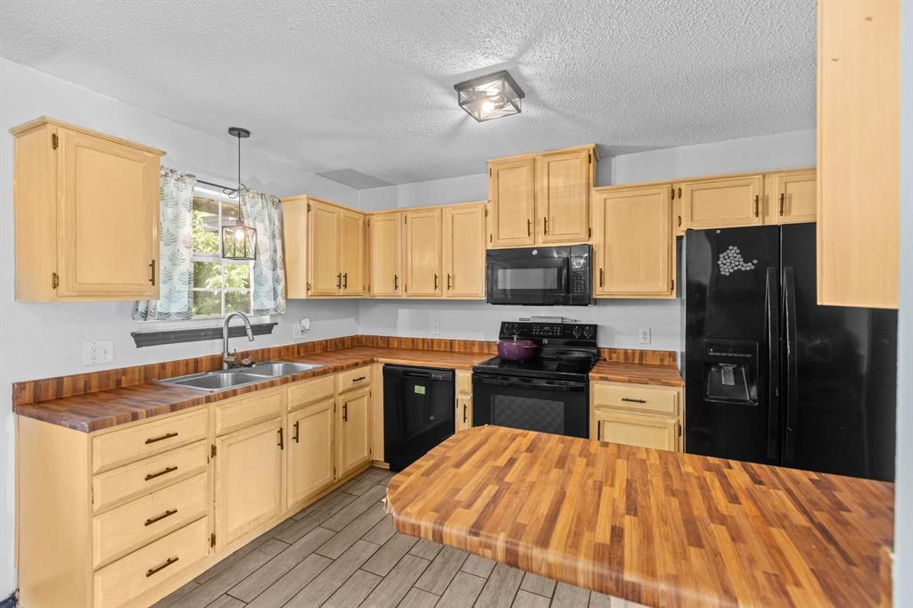 235 Hickory Street Property Photo 7