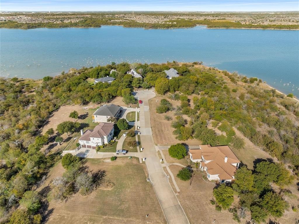 1123 Mallard Pointe Drive Property Photo 3