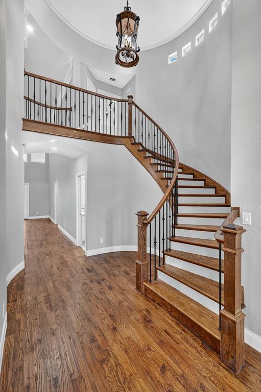 4209 Pinecreek Drive Property Photo 4