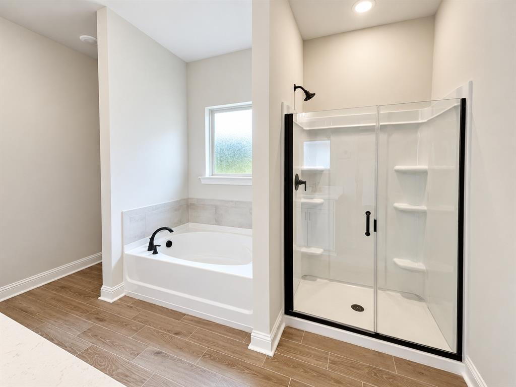 5033 Falcon Bay Drive Property Photo 8