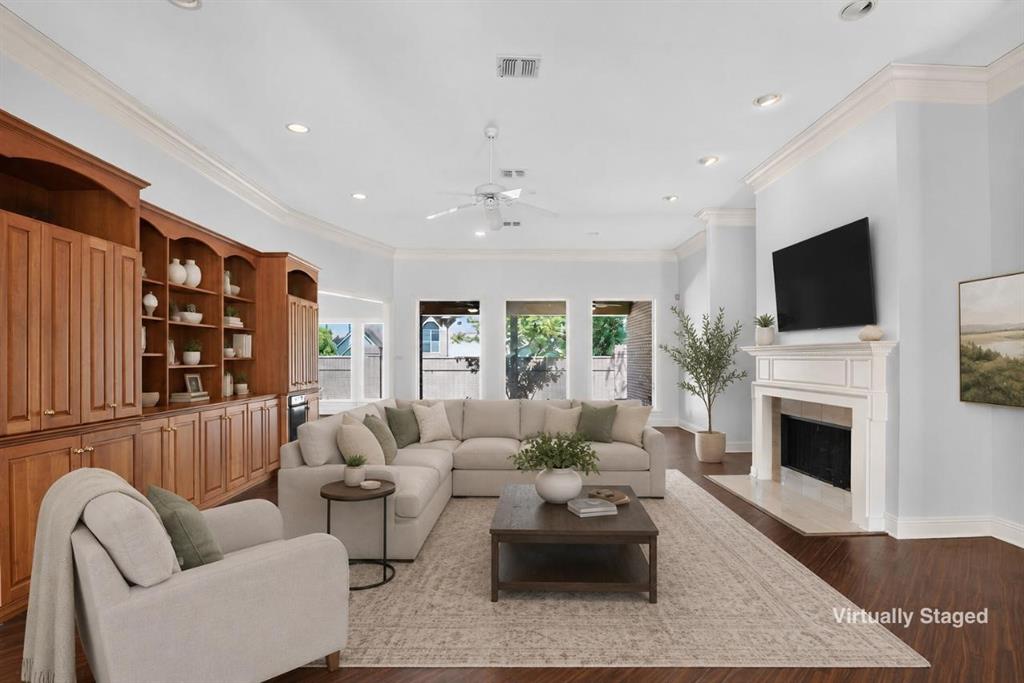 9108 Colonial Gardens Property Photo 4