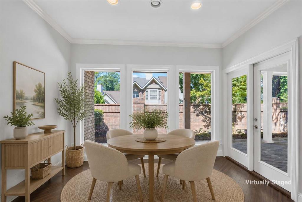 9108 Colonial Gardens Property Photo 6
