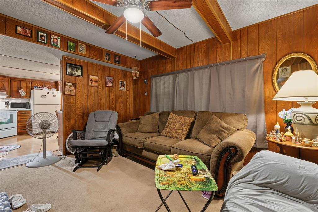 4316 Cottonwood Court Property Photo 3